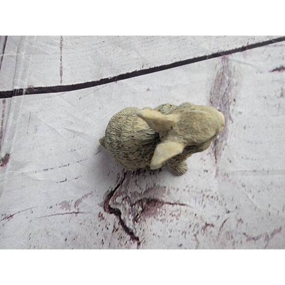 Vntg textured Gray Sitting Bunny Rabbit Sitting Easter Decor Statue 2 Inches - Picture 4 of 8